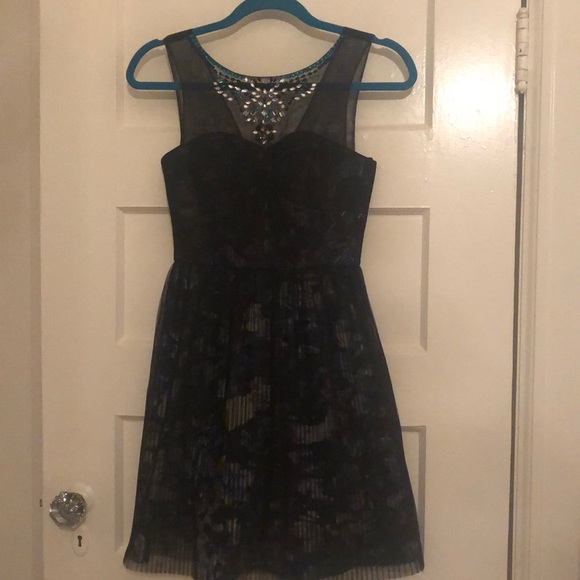 New BCBG MAXAZRIA Dress - Picture 1 of 5